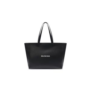 Balenciaga EVERYDAY EAST-WEST TOTE BAG IN BLACK
Retails CAD1785